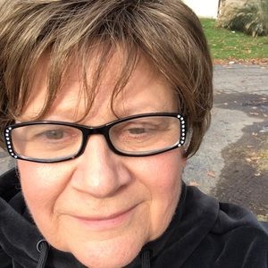 Meet your Posher, Cynthia